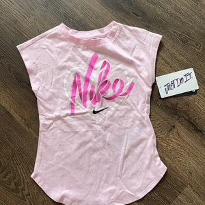 Nike Girls Size 4 Short Sleeve Shirt NWT